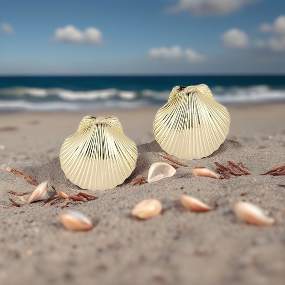 Anthropologie Mignonne Gavigan Anisah 14K-Gold-Plated Shell Stud Earrings - Picture 11 of 11